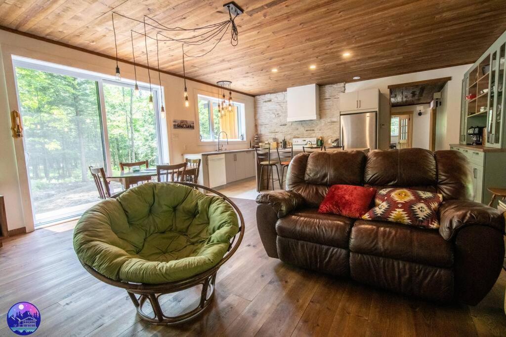 Chalet Deschamps- Spa- Chien Accepte- Nature- Estrie Mansonville Exterior photo