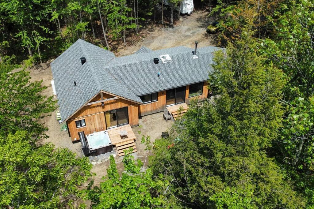 Chalet Deschamps- Spa- Chien Accepte- Nature- Estrie Mansonville Exterior photo