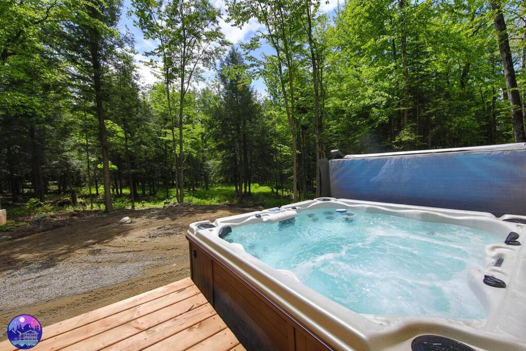 Chalet Deschamps- Spa- Chien Accepte- Nature- Estrie Mansonville Exterior photo
